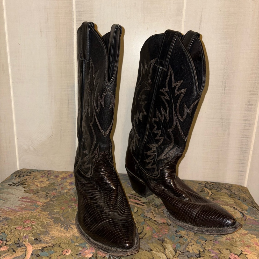 Ladies Justin Size 8 Black Cowboy Boots